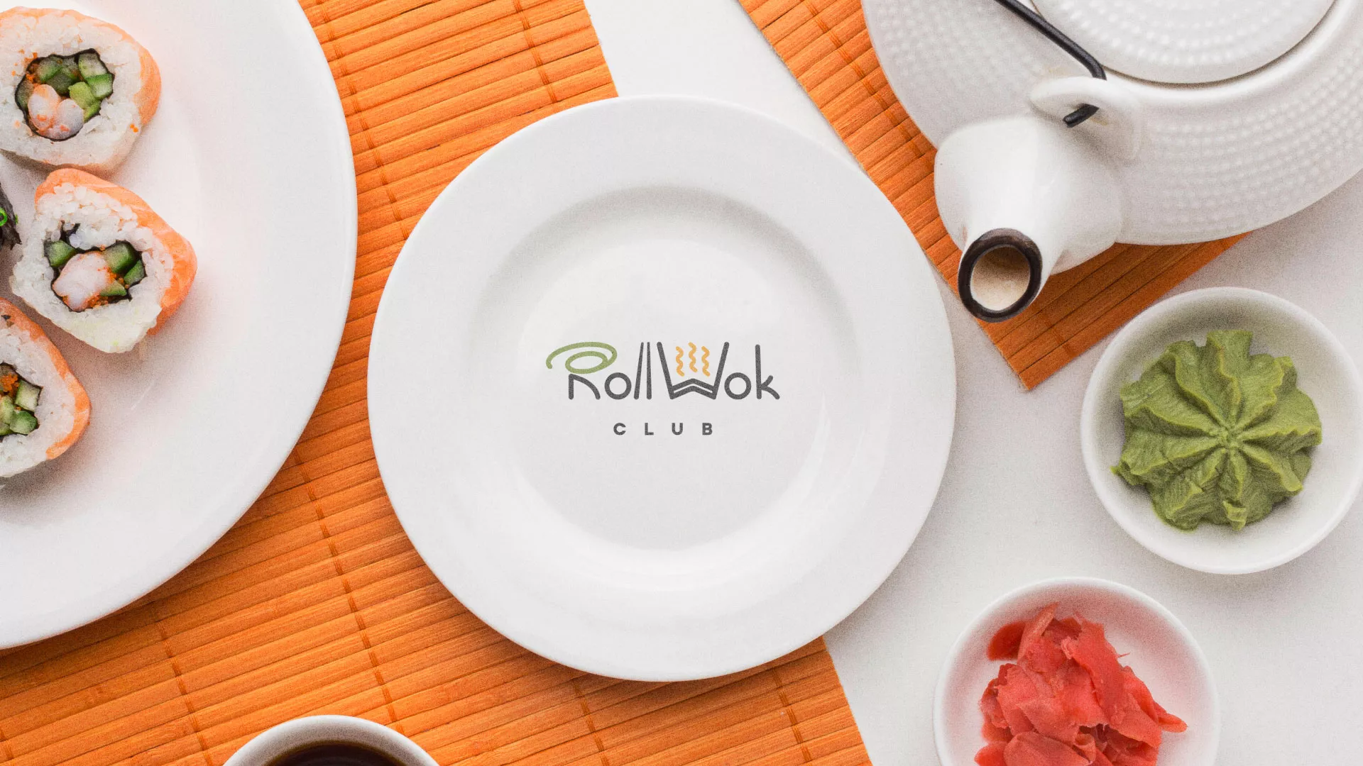 Разработка логотипа и фирменного стиля суши-бара «Roll Wok Club» в Дегтярске
